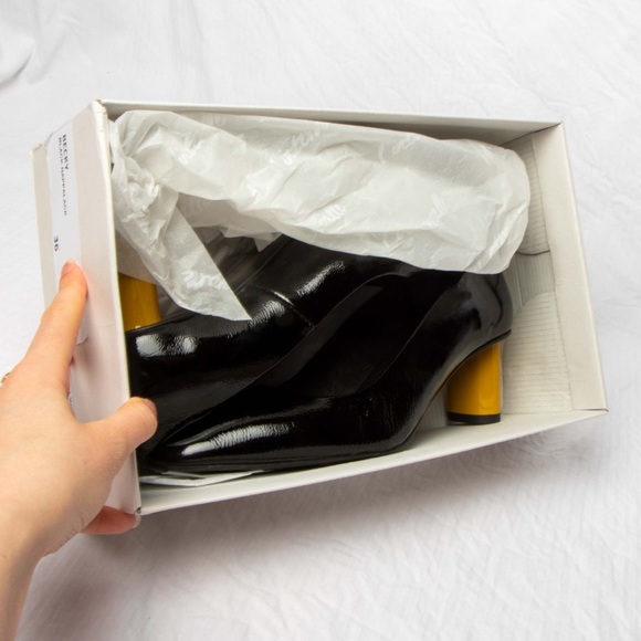 SOLD ❌ NEW L’intervalle Black and yellow high heels - Picture 3 of 7